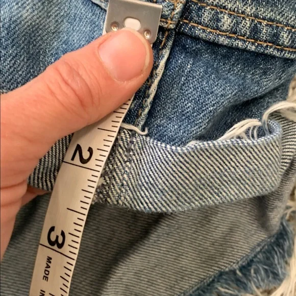 We the Free Romeo Rolled Distressed Blue Jean Shorts Size 30 - Picture 7 of 10